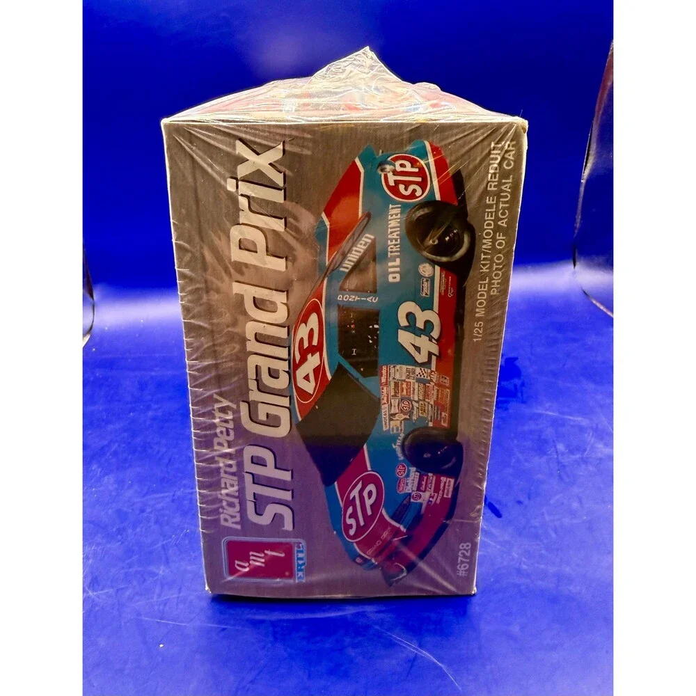 1990 AMT ERTL Richard Petty STP Grand Prix #43 1/25 Model #6728 Factory Sealed